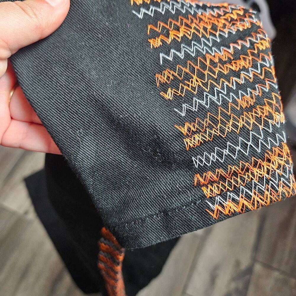 Levi's Hand-Embroidered Jeans - Picture 12 of 12